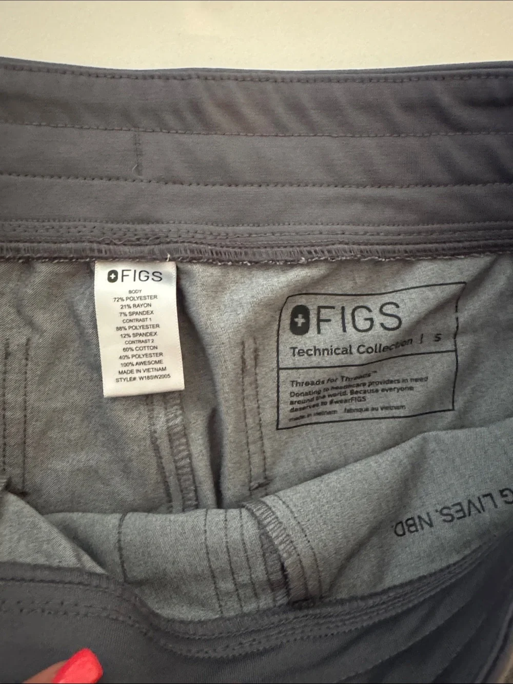 Figs Women’s Cropped Ankle Pants in Charcoal Gray NWOT size SMALL